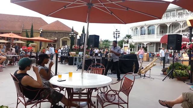 Downtown Disney - Party Rock смотреть онлайн