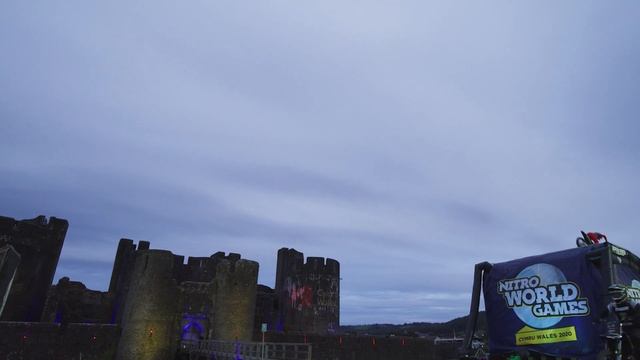 Nitro World Games demo show Caerphilly Castle in Wales смотреть онлайн