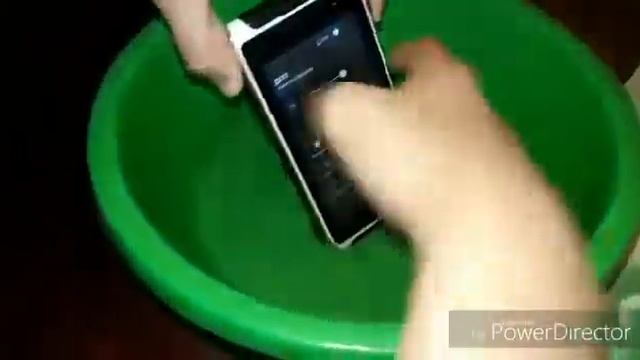 Проверка на водонепроницаемость телефон HOMTOM смотреть онлайн