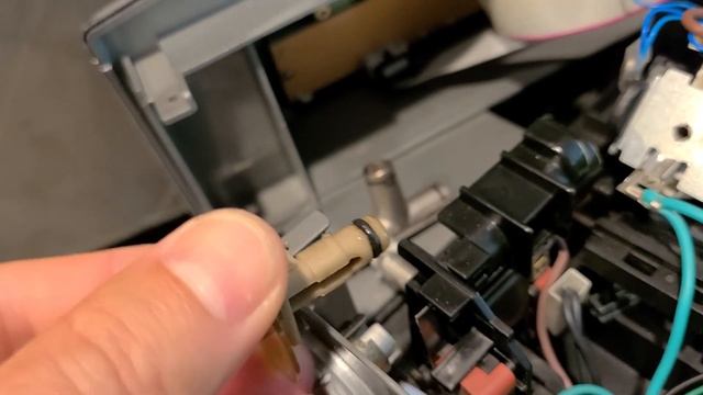 Gaggia / Saeco / Phillips Espresso Steam Valve Repair смотреть онлайн