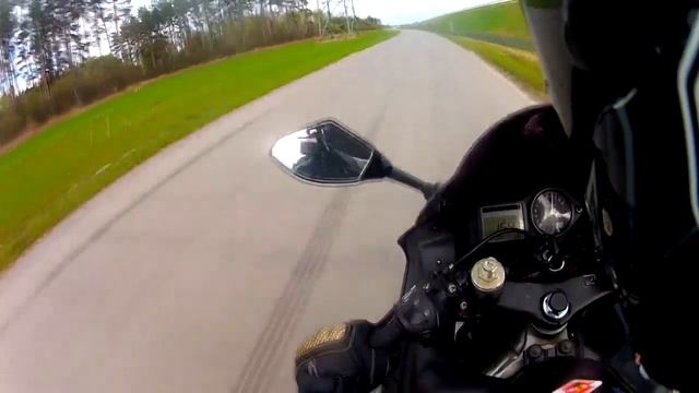 Honda CBR 600 F4i 0 - 260 km/h acceleration смотреть онлайн