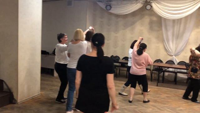 Танец к выпускному Краковяк с переходом. смотреть онлайн