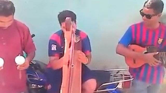 Tocada Llanera Arpa, Cuatro y Maracas смотреть онлайн