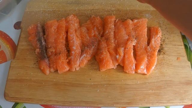 Как засолить красную рыбу.Соленая рыба семга, форель. Простой рецепт засолки рыбы дома. смотреть онлайн