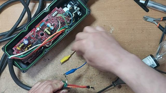 Ремонт зарядного устройства Chevrolet volt 120V 1440W. Как включить в 220? смотреть онлайн