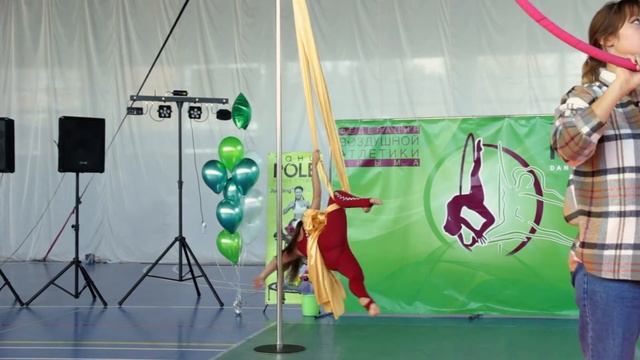 Elena Lavrinenko смотреть онлайн