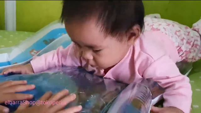 Baby Inflatable Water Play Mat Mainan Sensory Edukasi Playmat Under Sea Matras Air Baby Tummy Time смотреть онлайн