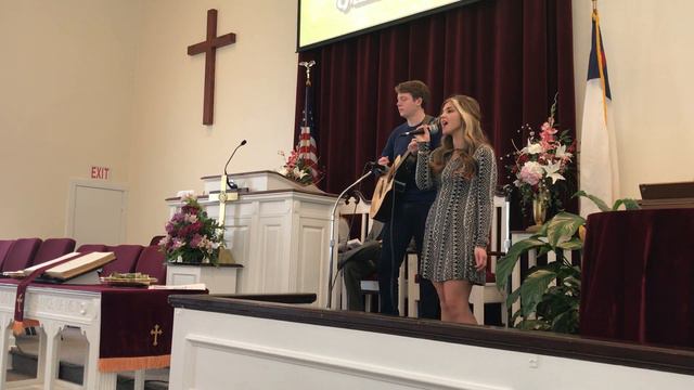 Performing "In Christ Alone" | Cari Mize & Grant Chapman смотреть онлайн