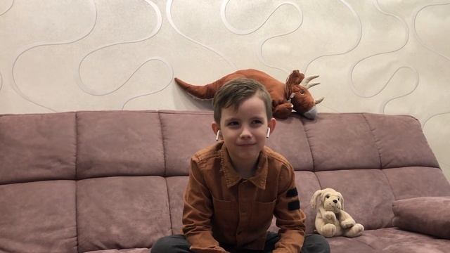 Челлендж с наушниками. Челлендж. Дети играют. Игра. смотреть онлайн