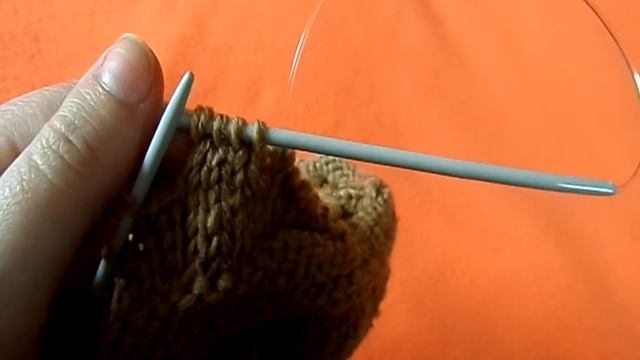 Шапка вязаная спицами. Вязание шапки на круговых спицах. Knitting(Hobby) смотреть онлайн