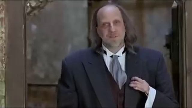Scary Movie 2 "hand vs legs" смотреть онлайн