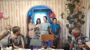 внуки поздравляют бабушку