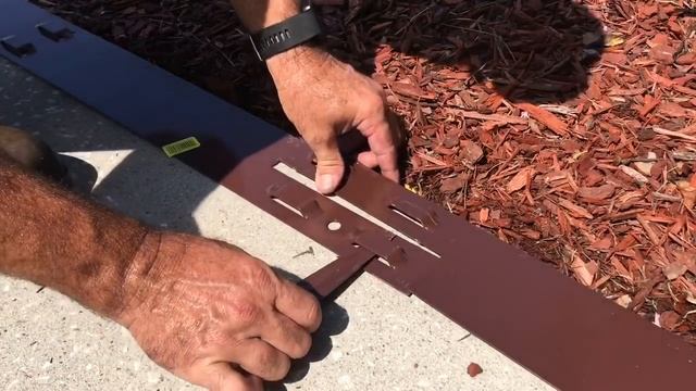 How To Install COL-MET Metal Landscape Edging - STOP Losing Mulch! смотреть онлайн