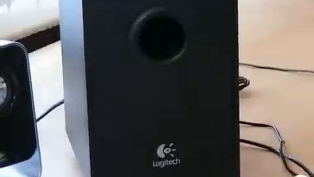 Video CStore Caixa de Som Subwoofer Logitech LS21 (980-000221) смотреть онлайн