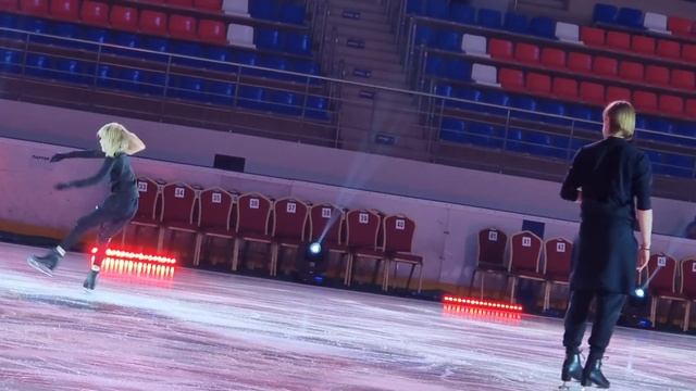 отец и сын. Танго. Евгений Плющенко и его сын Александр. Репетиция. Краснодар, 12.06.2022 смотреть онлайн