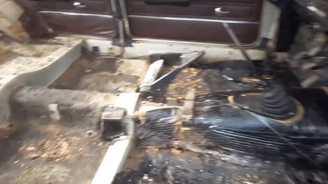 ВАЗ 2101. Разбор салона. В поиске коррозии. EPISODE 13 смотреть онлайн