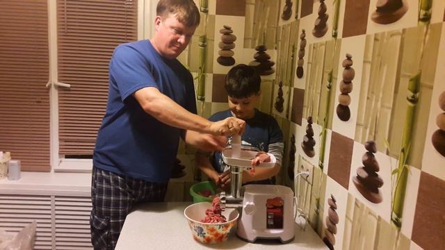 ОБЗОР БЮДЖЕТНОЙ МЯСОРУБКИ смотреть онлайн