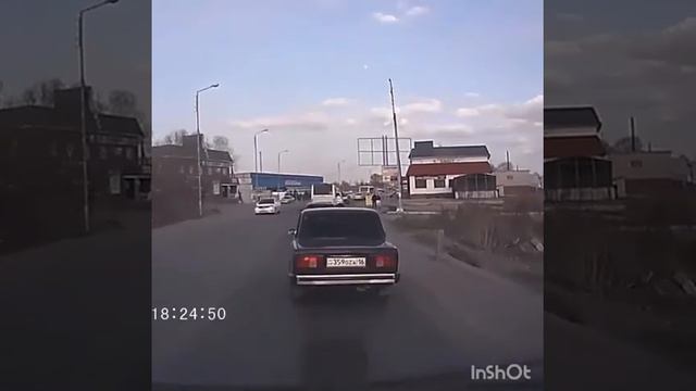 В Семее водитель автобуса грубо нарушил ПДД смотреть онлайн