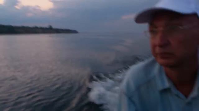 с Сергеем идем по р. Волге. Виновские дачи смотреть онлайн