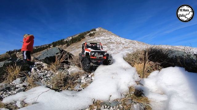 #1 AXIAL SCX-10 III RUBICON ITA IN THE SNOW/ scocca EXTRA SPEED in ABS hyrax 120mm G8 смотреть онлайн