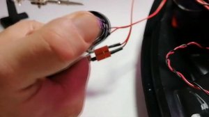 Установка эхолота в прикормочный кораблик Flytech 018