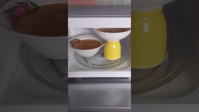 Как разогреть быстро две тарелки в микроволновке?
