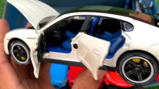 Box Full of Model Cars /Ferrari LaFerrari, Bugatti Bolide, Nissan GTR R35, Toyota Supra, Porsche смотреть онлайн