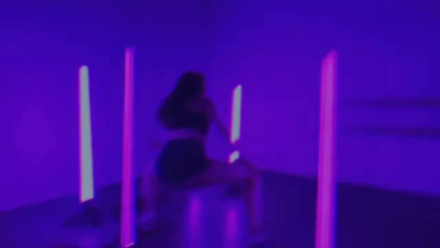 LINA педагог TWERK в школе танцев DanCo. смотреть онлайн