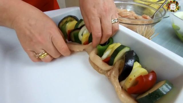БЕСПОДОБНО ВКУСНАЯ КУРИНАЯ ЗАПЕКАНКА С ОВОЩАМИ И С МОЦАРЕЛОЙ: МАМА МИАА! смотреть онлайн