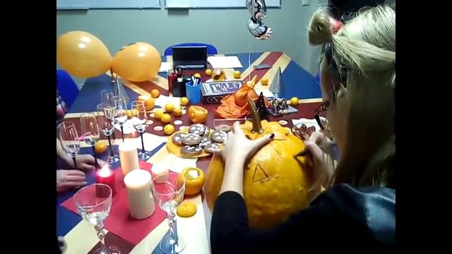 Курсы АНГЛИЙСКОГО ЯЗЫКА в Минске. Тематическая вечеринка в честь HALLOWEEN. Часть 4. Жуткий невест! смотреть онлайн