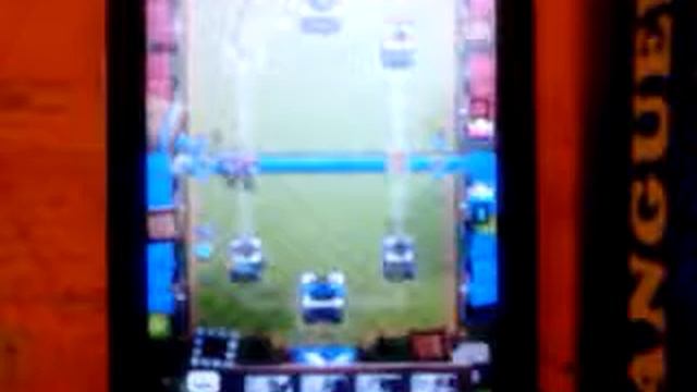 Jugando clash royale consigiendo un cofre de coronas смотреть онлайн