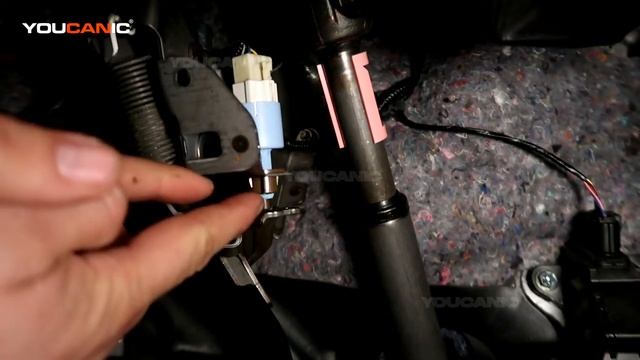 2013-2018 Toyota Rav4 - Brake Light Switch Replacement смотреть онлайн