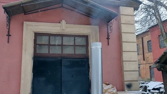 Печь для обогрева, печь для приготовления. Буржуйка на колесах. Горит кирпич, уголь, сырые дрова. смотреть онлайн