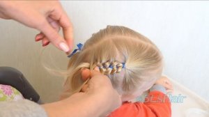 #косаслентой  как плести косу с лентой #детскаяприческа на тонкие короткие волосы. Прическа в садик