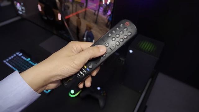 Вот 42" OLED LG C2, который может трансформироваться в изогнутый игровой монитор! смотреть онлайн