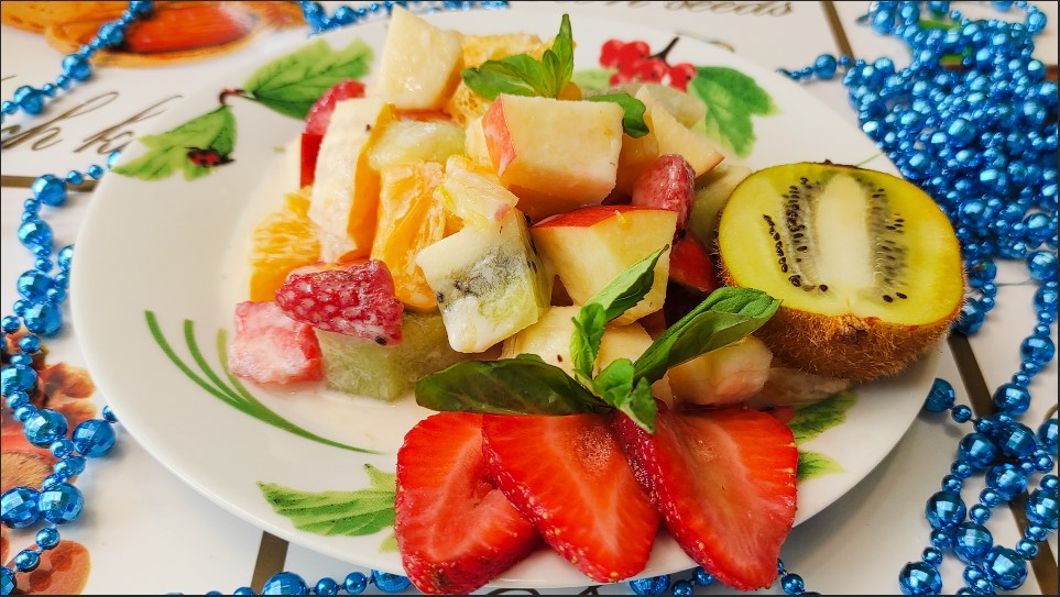 Фруктовый салат с йогуртом. Полезный рецепт смотреть онлайн