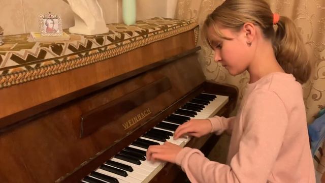 SOFT MOZART Winter Recital 2019-2020 Margarita (10). Гамма До мажор двумя руками в 2 октавы смотреть онлайн