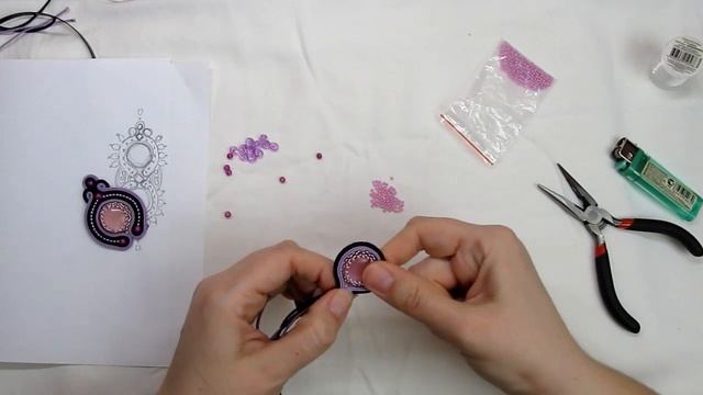 Cутажный ободок. Мастер-класс Часть 1 // Soutache headband. Part 1 смотреть онлайн