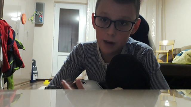 Fotbal in casa cu darius смотреть онлайн