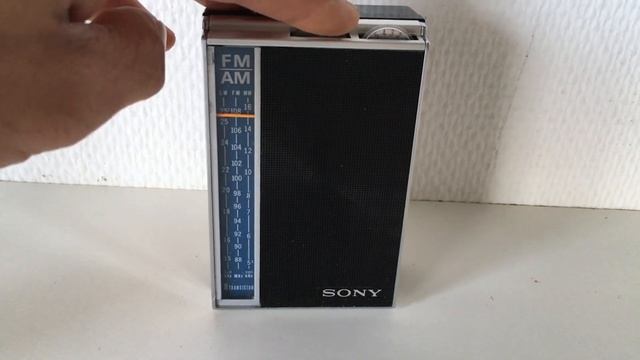 Mini Radio SONY TFM 825 DL