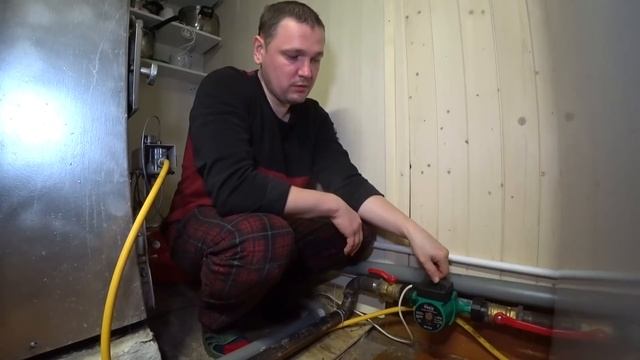 ОСТАЛИСЬ БЕЗ ТЕПЛА. ПЕРЕСТАЛ РАБОТАТЬ НАСОС смотреть онлайн