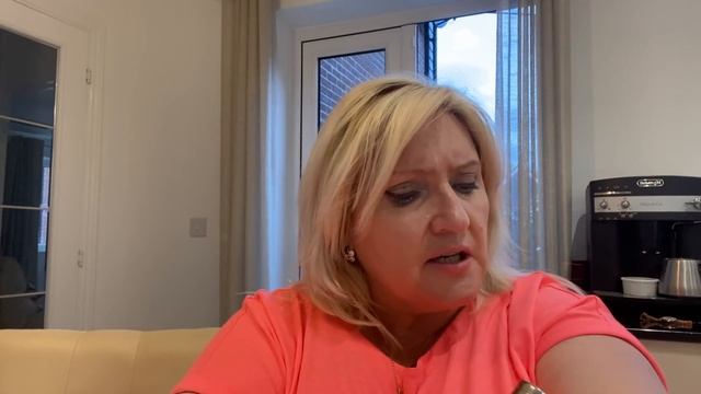 Приятная неожиданность в HARRODS! Меня завалили подарками... смотреть онлайн