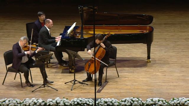 Brahms - Trio no.2 op.87, 4th movement - Vadim Repin, Alexander Buzlov, Andrei Korobeinikov смотреть онлайн