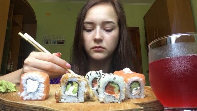 МУКБАНГ || МУКБАНГ || ЕДА || ОПЯТЬ СУШИ РОЛЛЫ || не АСМР смотреть онлайн