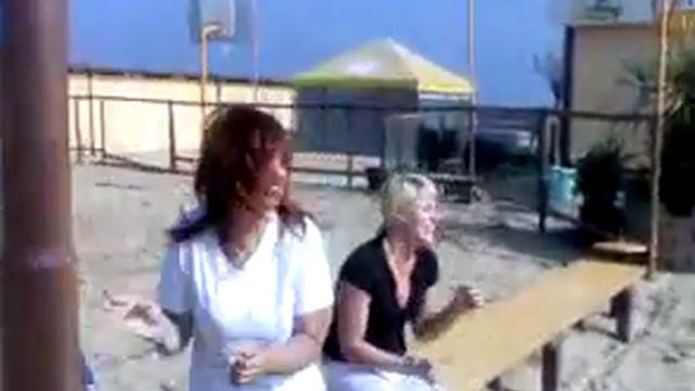 Anny & Erika: le scimmiesche! смотреть онлайн