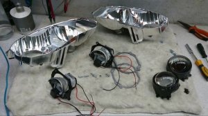 SUBARU FORESTER (SJ) долой рефлекторный ксенон, ставим  bi-led модули на шпильки