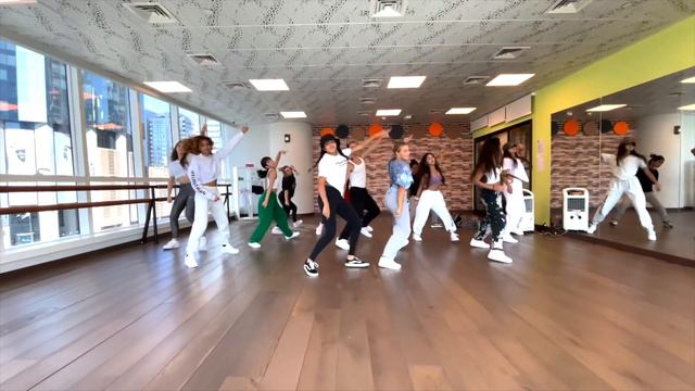 Melanie’s first rehearsal! смотреть онлайн