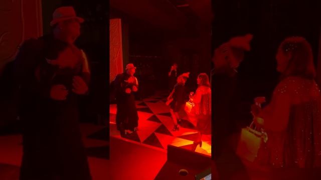 Вечеринка в стиле Гэтсби смотреть онлайн