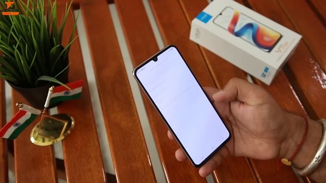 Vivo V11 Pro Unboxing & First Look + Giveaway ???In-Display Fingerprint Scanner!!! смотреть онлайн