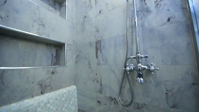 3 ком кв, 113 кв.м., 3/18, ул. Усть-курдюмская, 25, ЦЕНА 8500, тел. 89063040016 смотреть онлайн